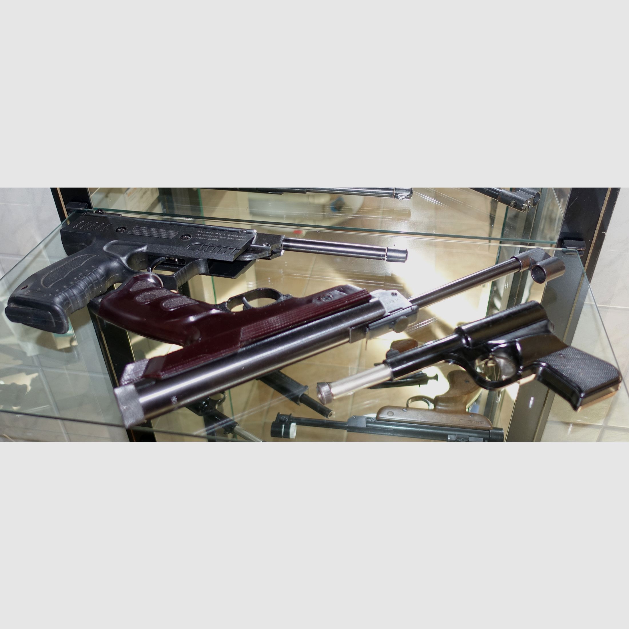 Luftpistolen Sammlung / 14 Stück / Walther Diana Umarex Lov Baikal Record usw.