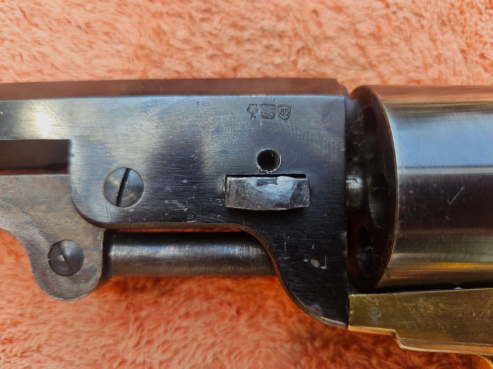 Neumann-Umbau auf 9 mm Schreckschuss Colt 1851 Navy