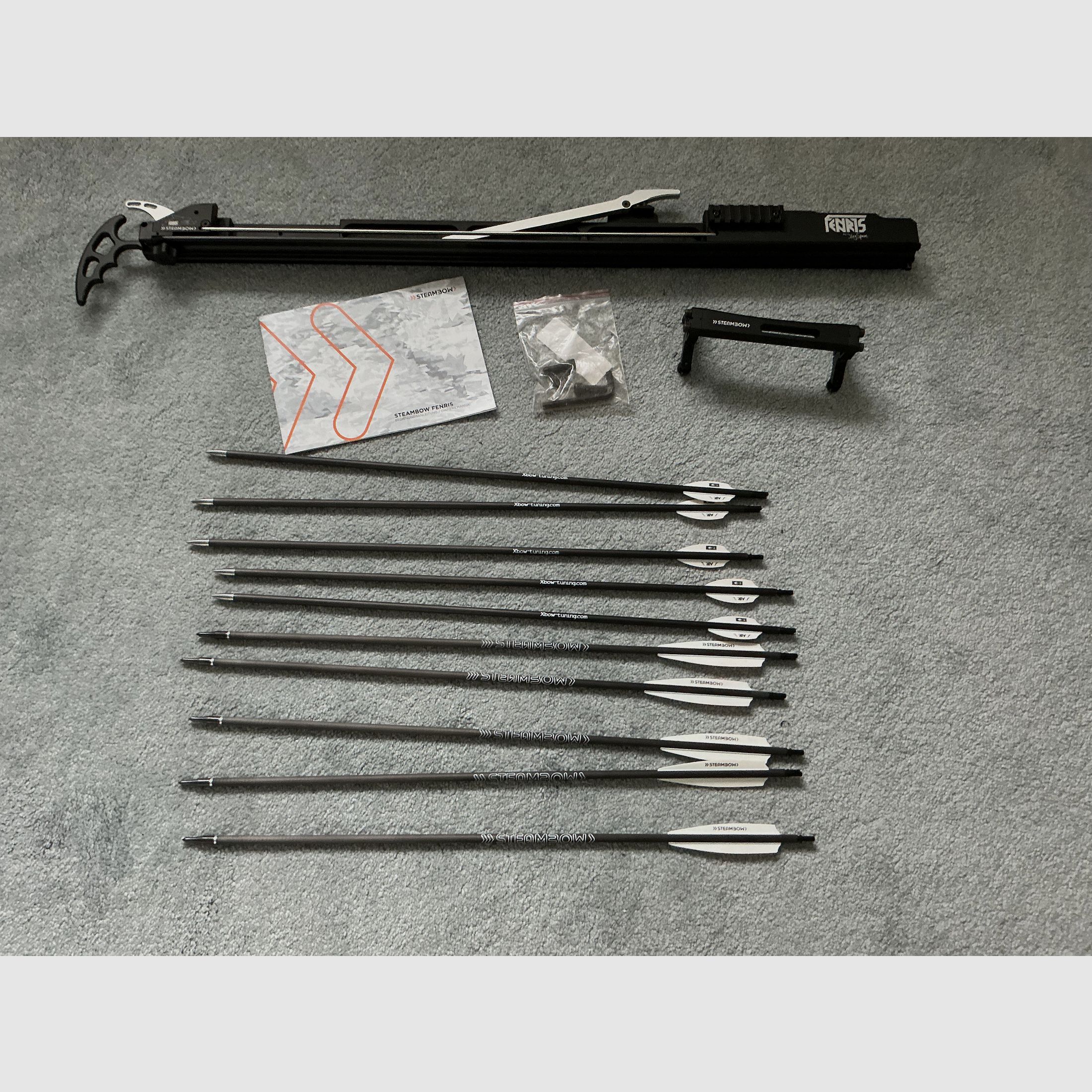 Topoint M1 compound bow Camo con Steambow Fenris magazine