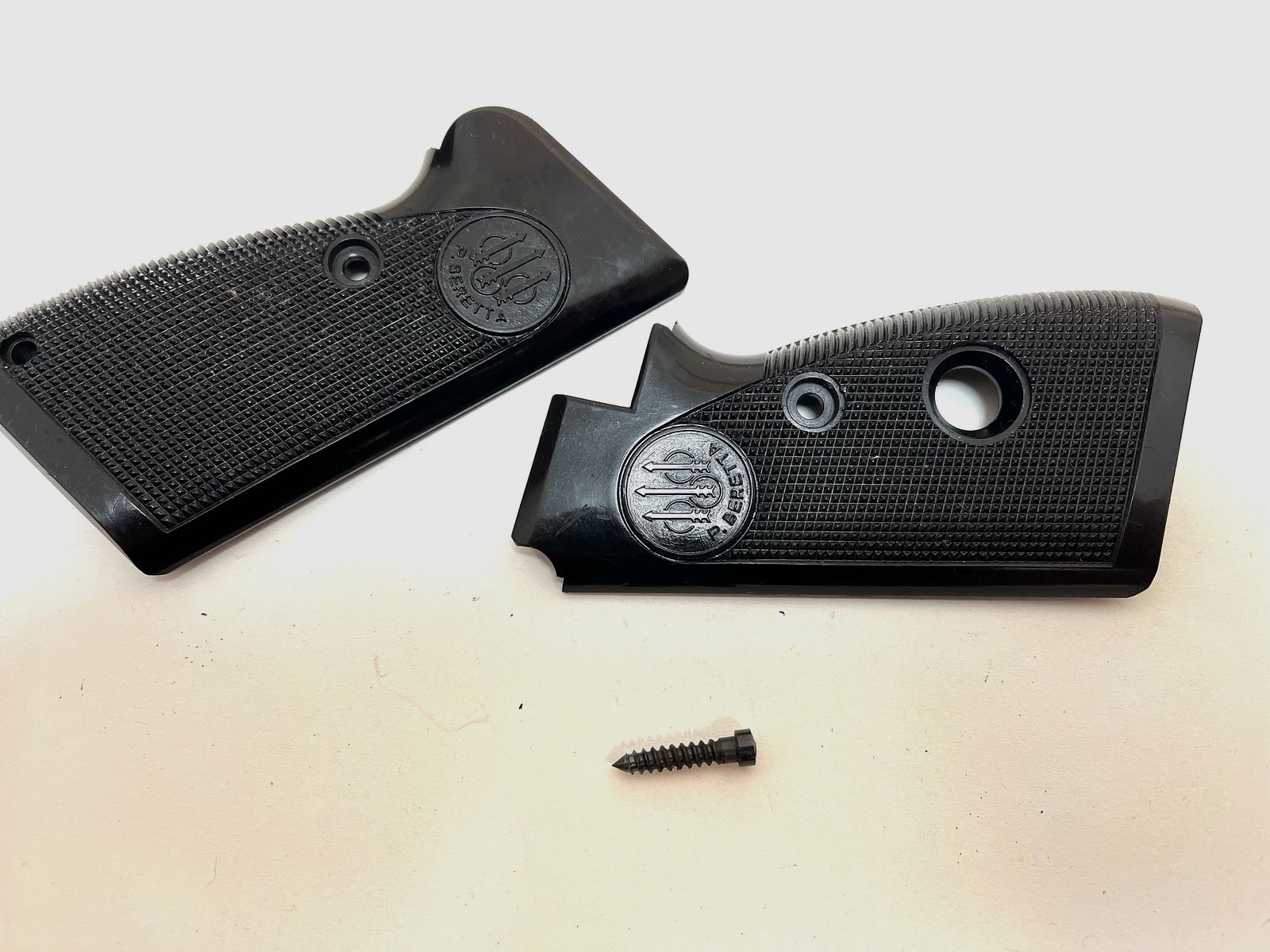 ••• Beretta Mod. 70 Griffschalen - Kunststoff •••