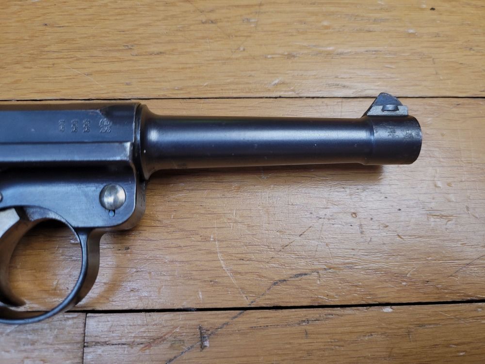 Goede Luger P08 Pistol – DMW uit 1916 – Mono serienummer – 100% 14-18 – Goed magazijn met houten bodem – Loop met goede groeven – Wapen om schoon te maken voor zowel schieten als verzamelen – EM in algemene staat, afbeelding 21 van 21