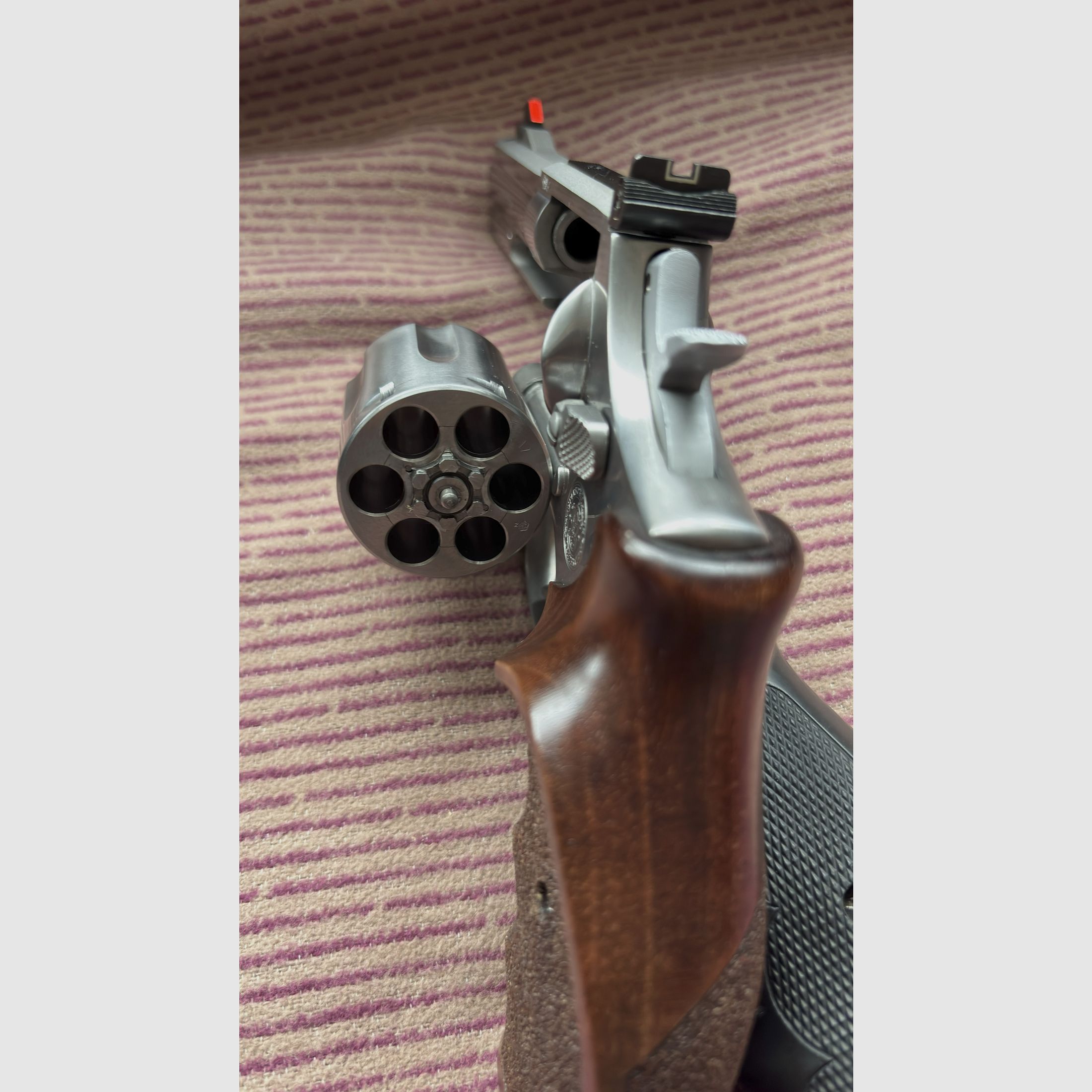 Revolver Smith & Wesson Mod. 686-3, Kal. .357 Magnum/.38 Special aus dem Smith & Wesson Performance Center mit Kompensator und Munition!!, Bild 4 von 10