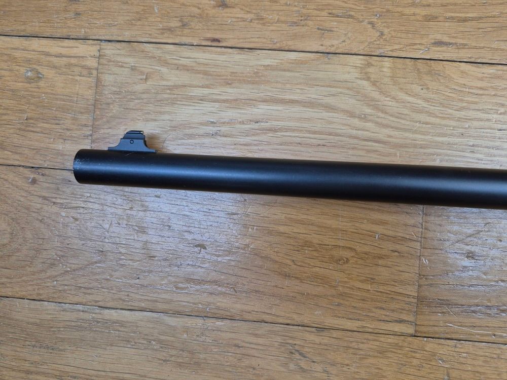 Prachtige Winchester 1895 – Formidabel kaliber 30.06 – Speciale jubileumproductie door Miroku voor Winchester – In originele doos in perfecte staat – Prachtig handgeribbeld hout – Rocaille gravures op perfecte brunering – Zeer mooie markeringen van "echte" Winchester – Loop en mechaniek perfect! – Wapen nieuw!, afbeelding 8 van 32