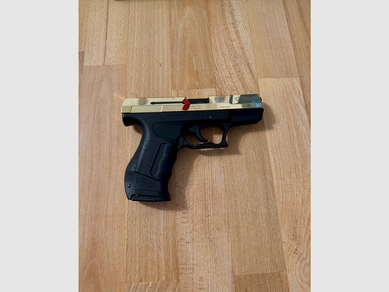 Umarex 312.02.17 P99 Gold Edition 9mm P.A.K. Pyro