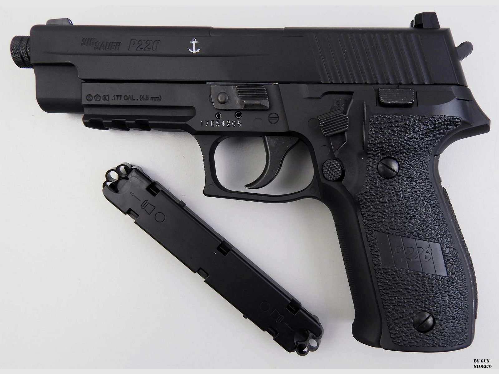 PISTOLA SIG SAUER AIR P226 CO2 CAL.4.5 BLK =CN 668, immagine 2 di 4