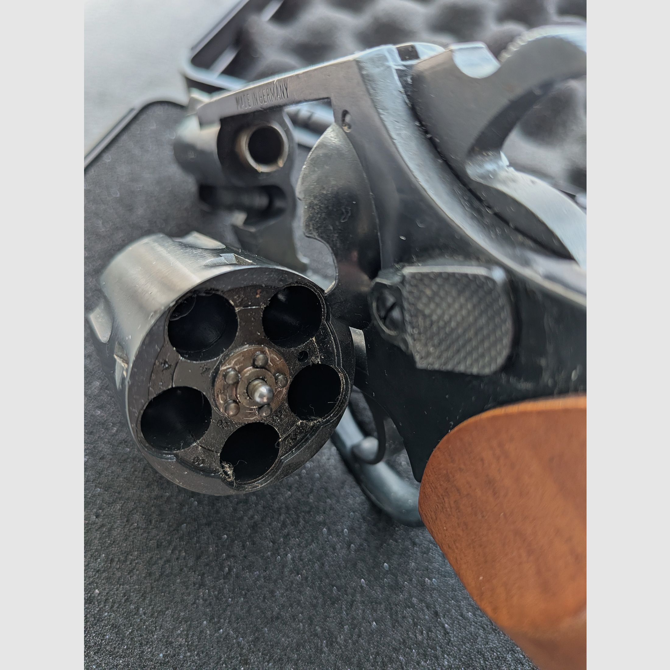 ME 38 Marshal - Révolver - PTB 203/2 - 9mm Knall - Poignée en bois - SSW