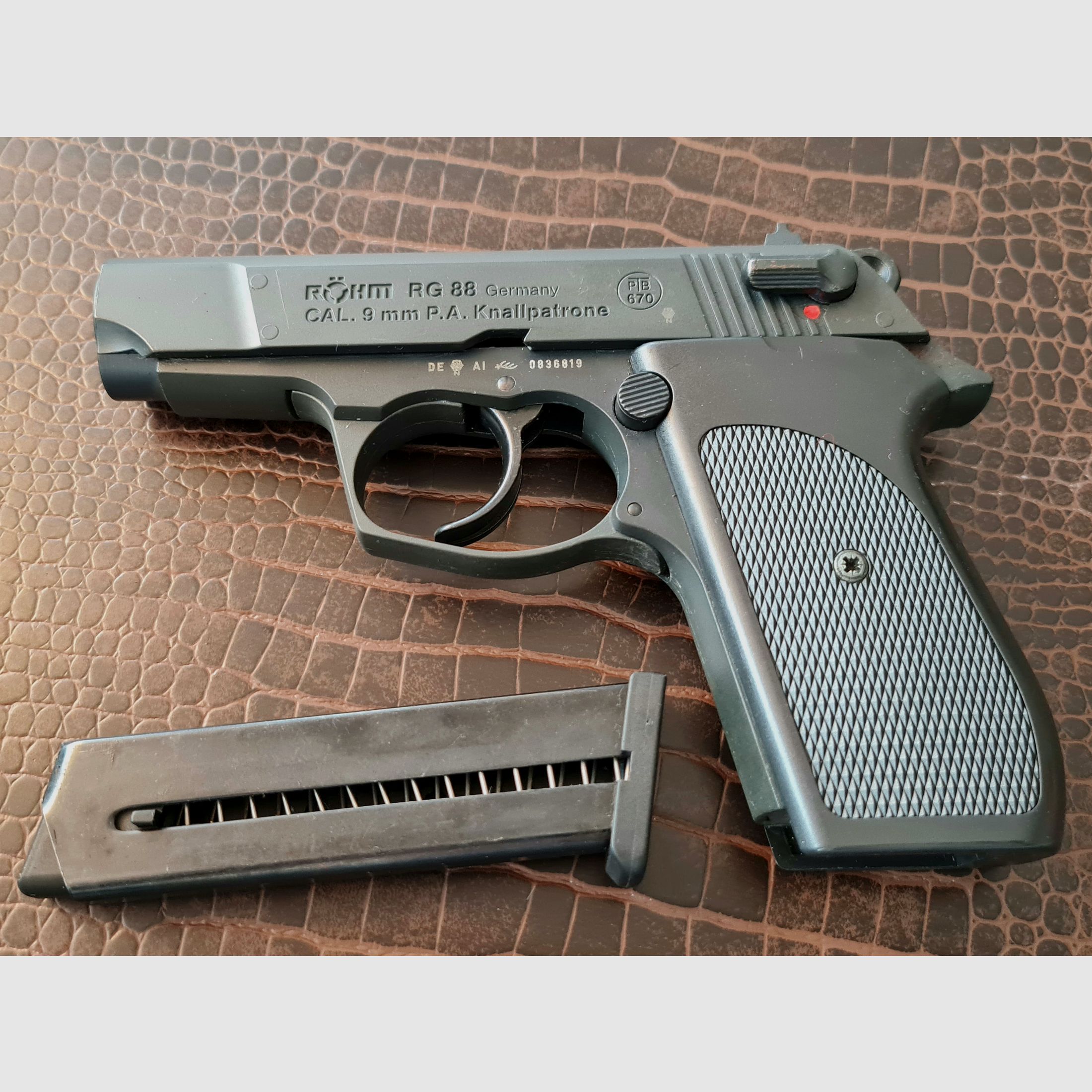 RÖHM RG88 przed przejęciem przez Umarex, zdjęcie 1 z 9