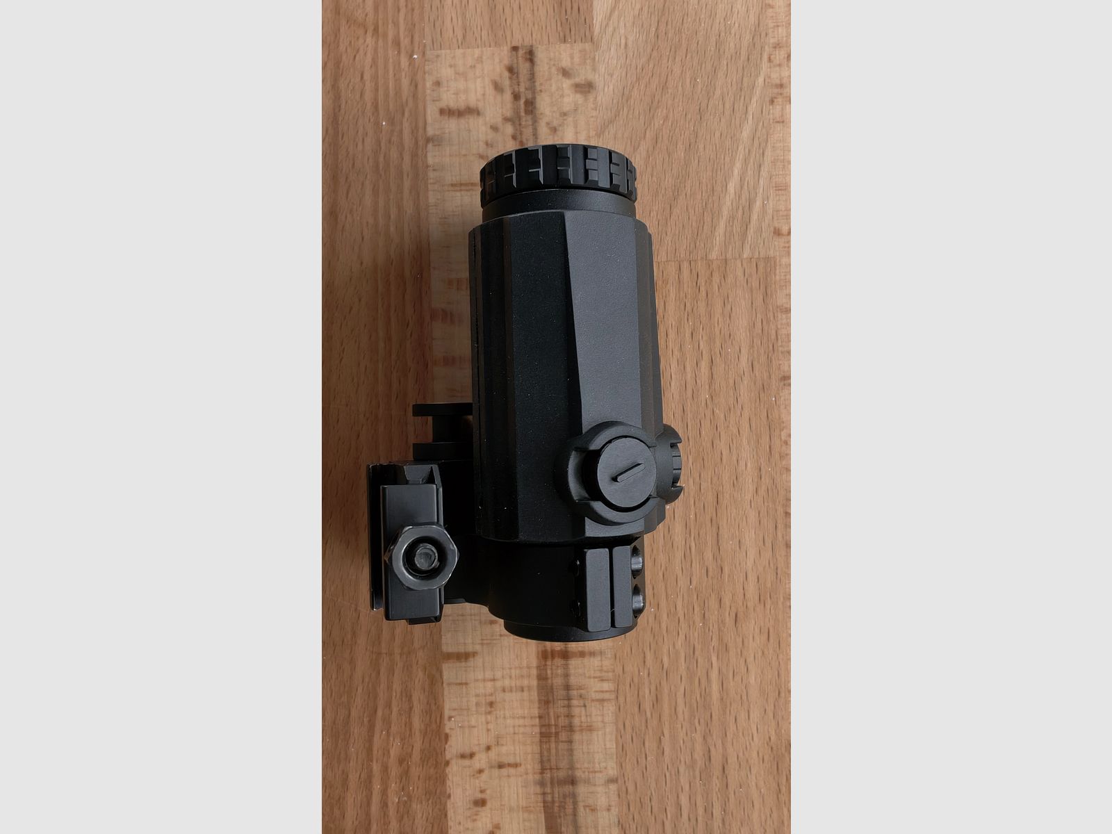 Red Dot und Vergrößerungsglas von Vector Optics