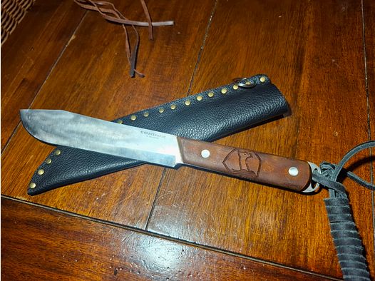 CONDOR ASADO MESSER aus El Salvador