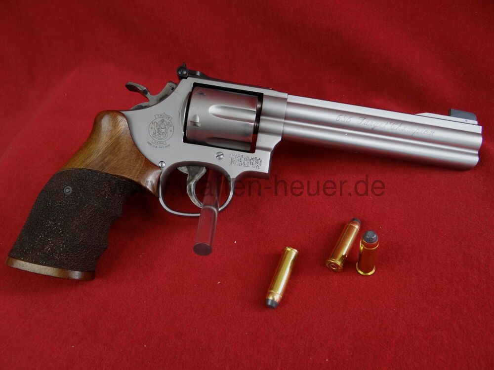 Smith & Wesson 686-4 Target Champion
