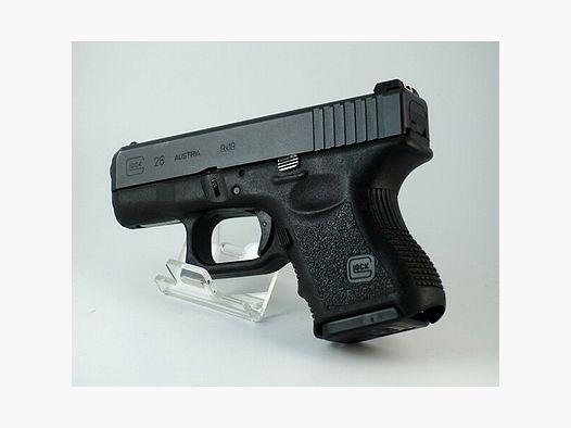 Glock 26 Gen3 mit acht Magazinen