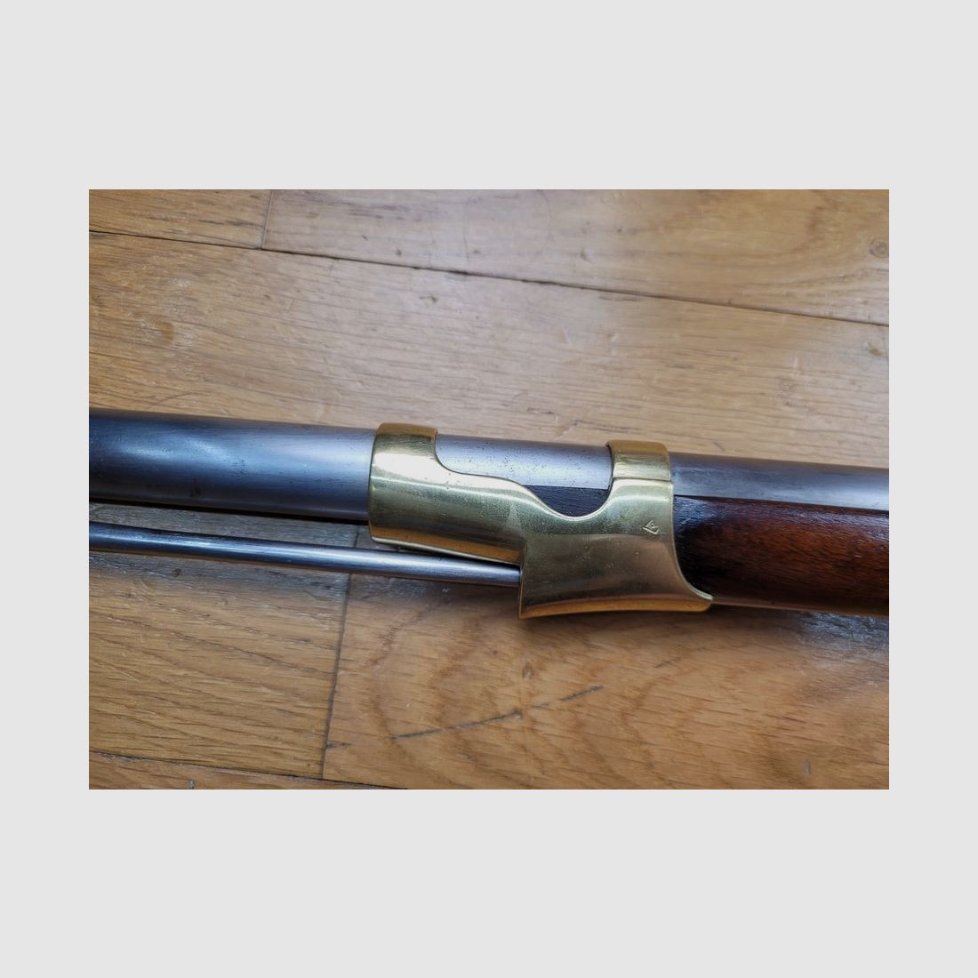 Très beau mousqueton de Gendarmerie modèle 1842 (et pas T ou Tbis) – Rare état originel en modèle 1842 – Manufacture Royale de Tulle 1846 – Homogène – Macaron – TBE+, image 29 sur 30