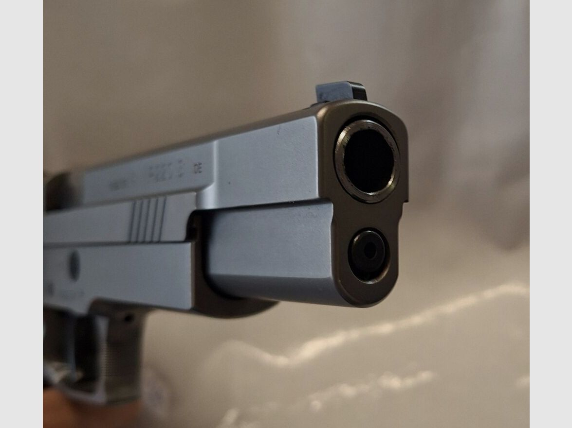SIG Sauer P220 S, image 7 of 10