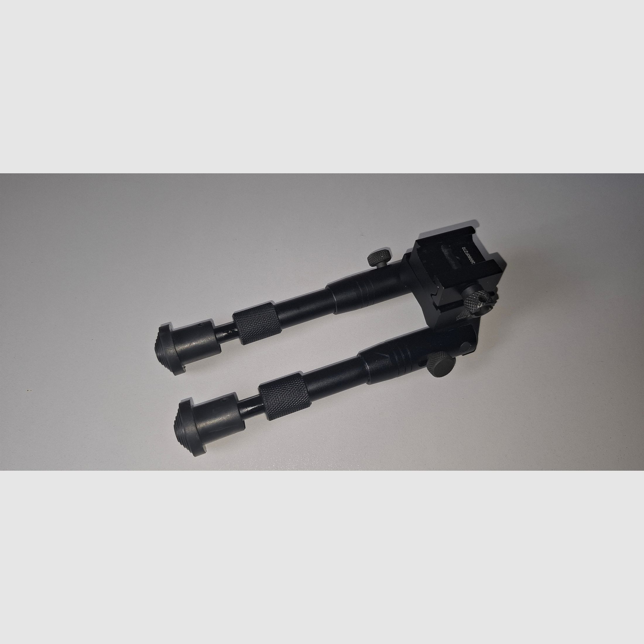 UTG Universal Shooter's Bipod / tweepoot 15,7-17 cm, afbeelding 2 van 3