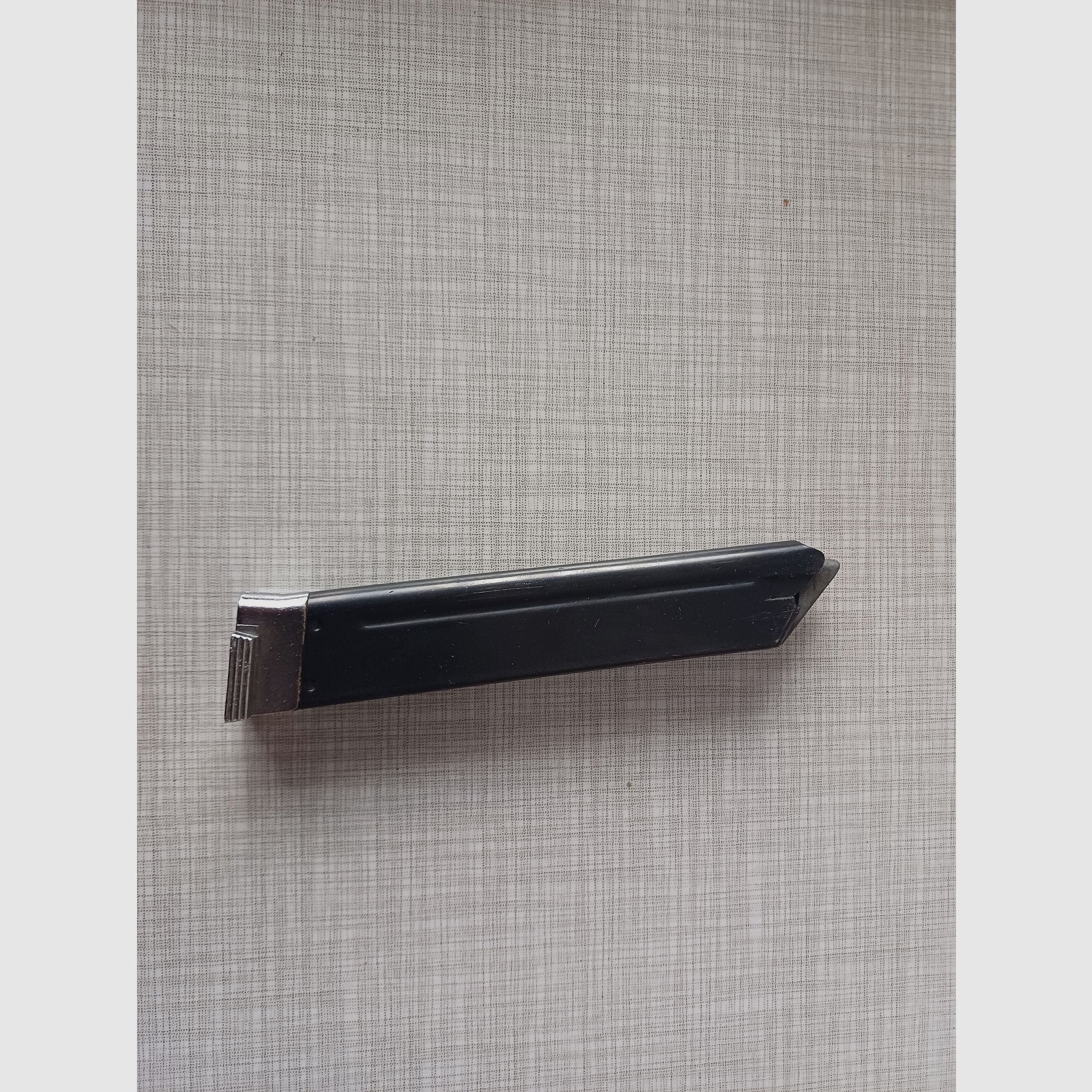 Ruger MK pistolet sportif .22 magazine, image 2 sur 2