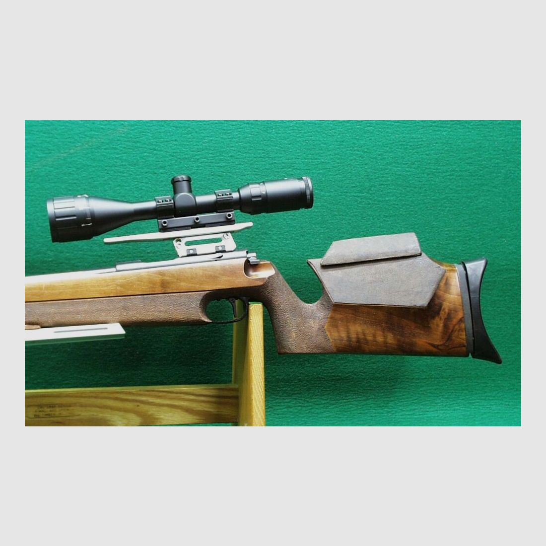 Fucile da competizione Walther con ottica