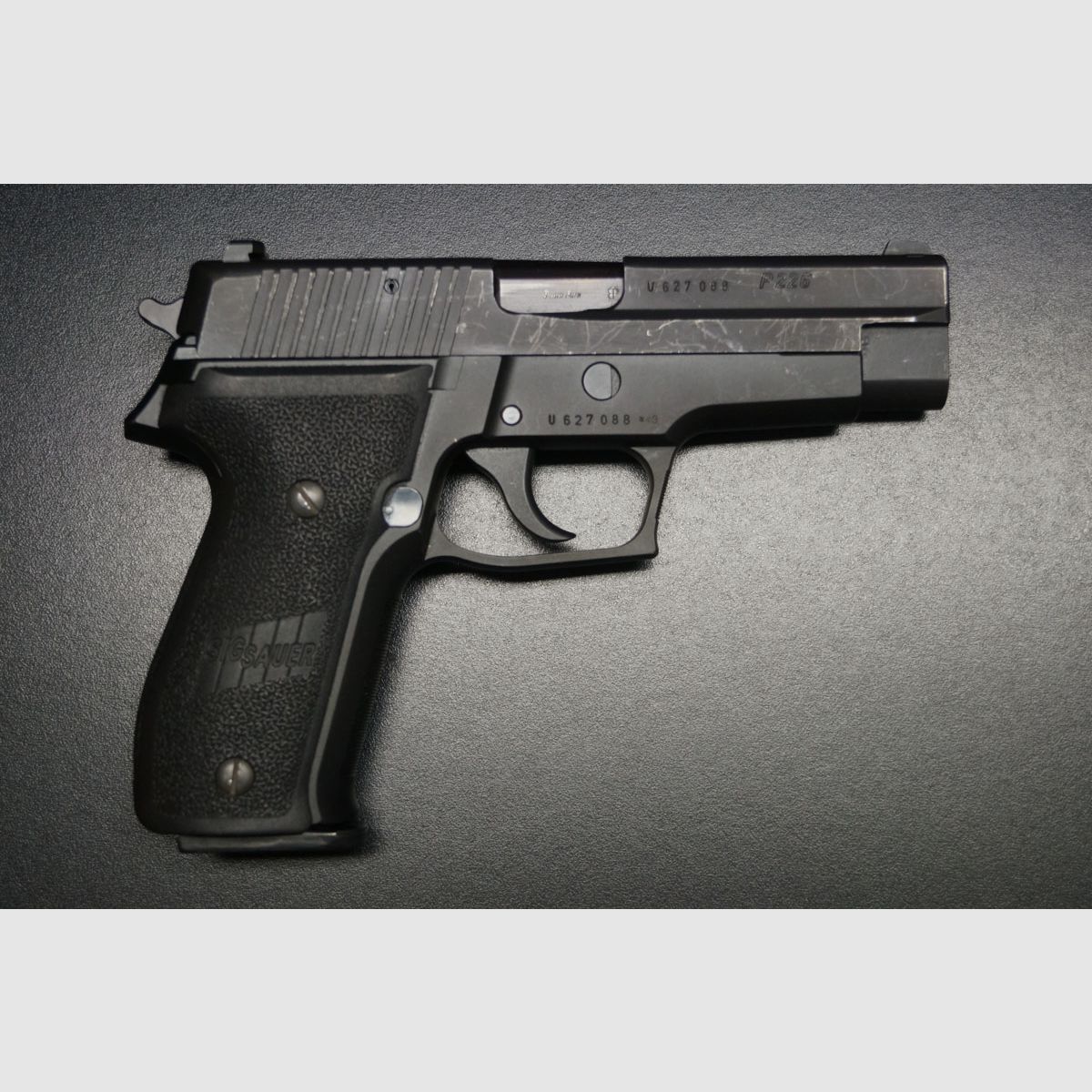 Sig Sauer P226, Bild 1 von 6