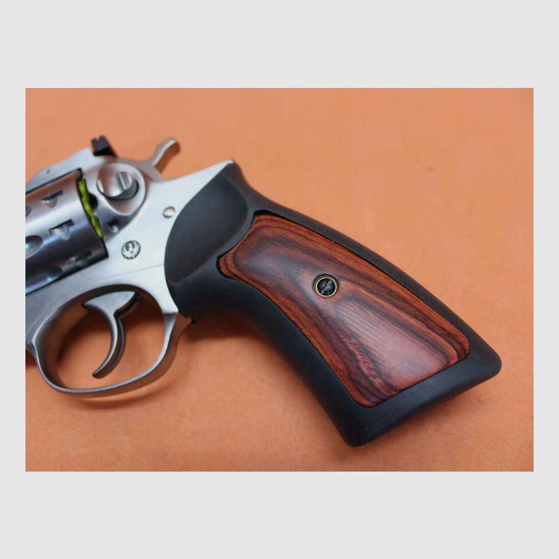 Ruger	 Revolver .22lr Ruger GP100 Stainless 5,5" Lauf/ Mikrometervisier/ 10-Schuss Trommel (.22lfB/.22L.R.)