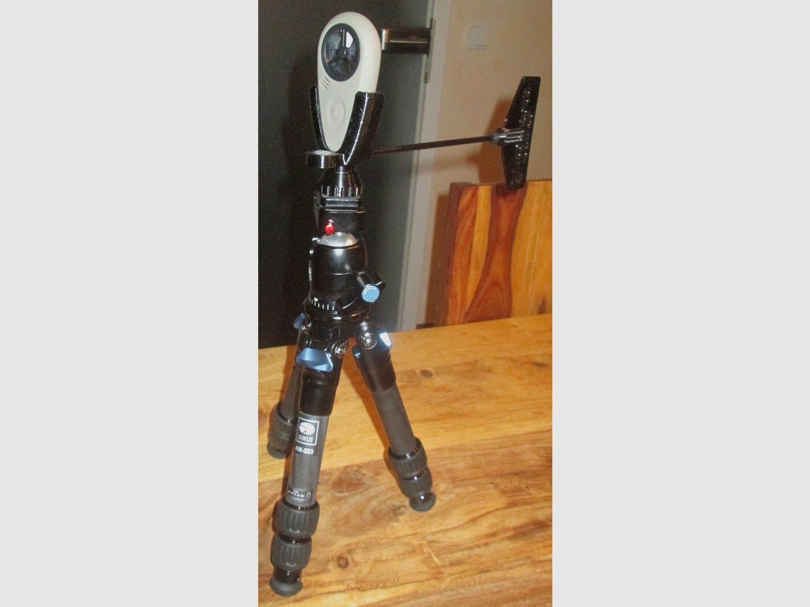 Wiatromierz Weatherflow / Sirui AM-223 węglowy statyw Chairgun Elite