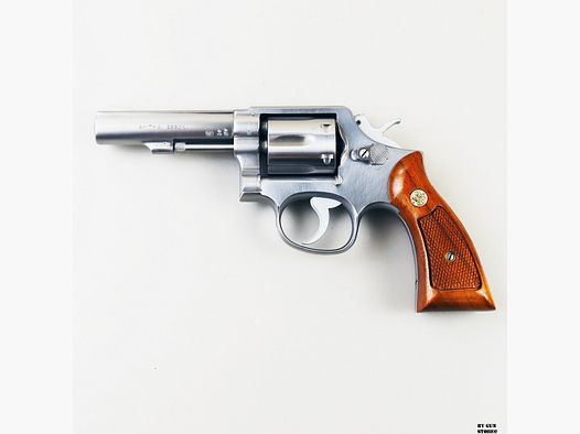 Revolver Smith & Wesson mod. 64-3 cal. 38 Sp serial no. 1D58830