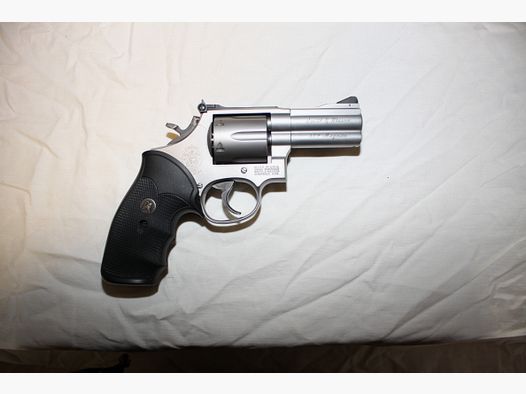 S&W 686, Security Special, 3 inches.