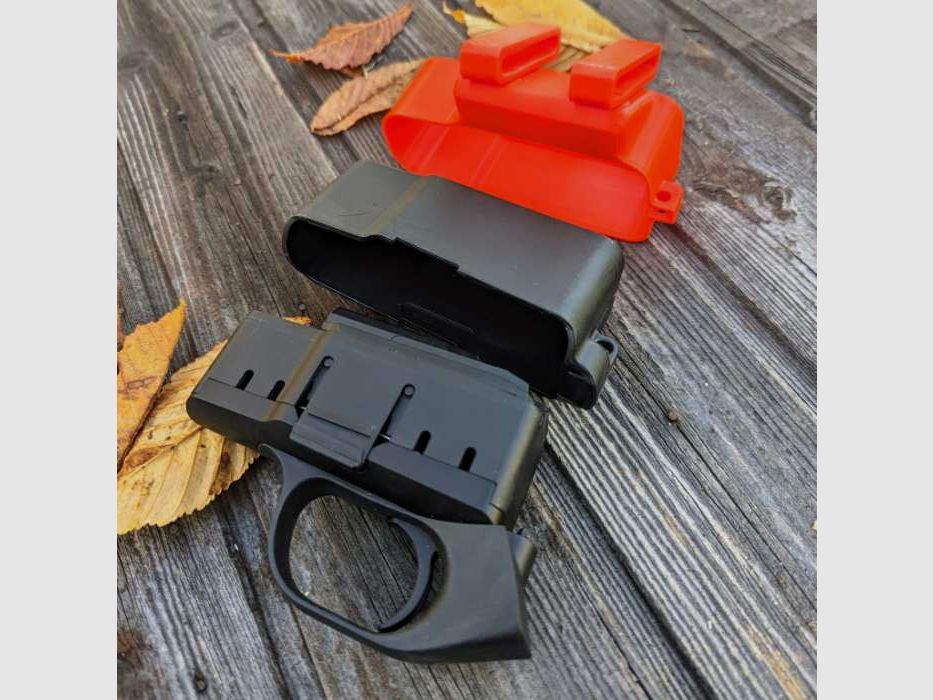 For Blaser R8 magazine: belt holder