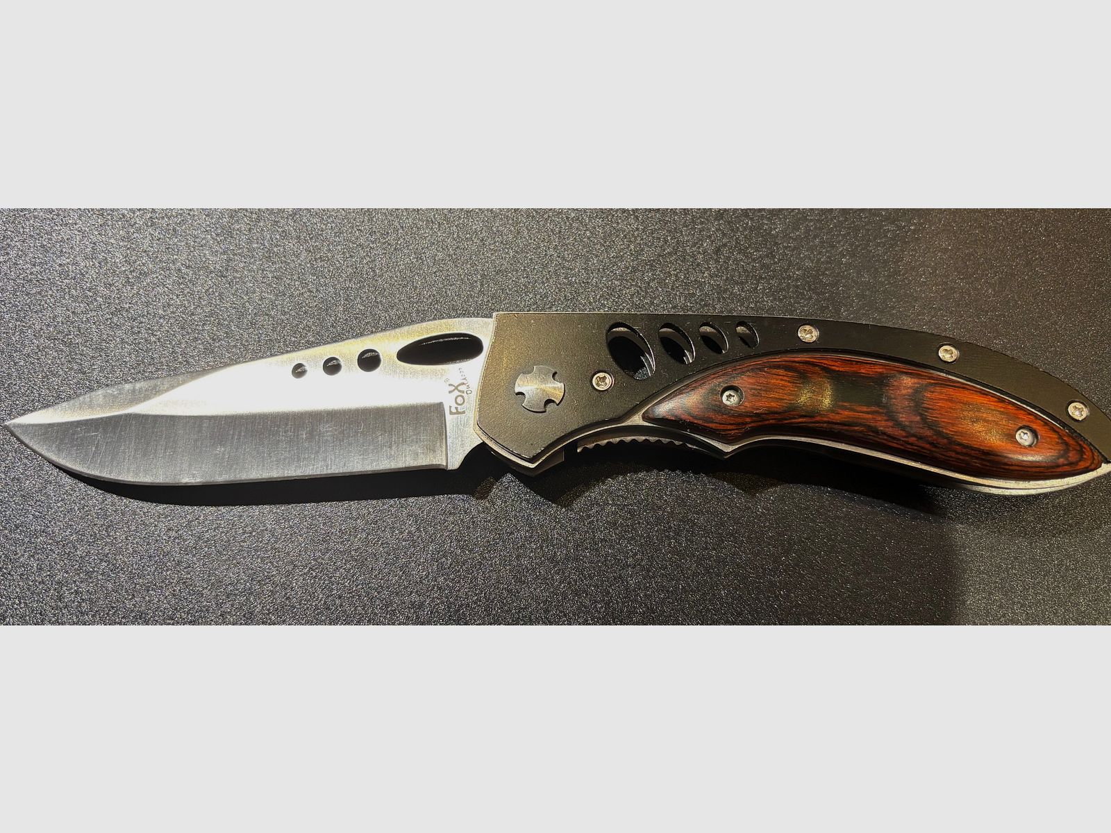 Navaja plegable con madera, pieza de vitrina