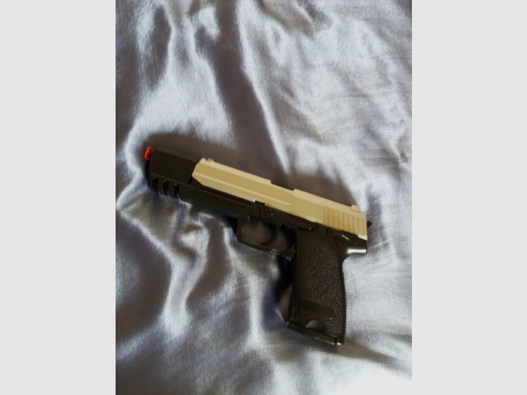 Softairsammlung - HK MP5K, Glock 17, HK P8, MK23, Desert Eagle mit Zubehör