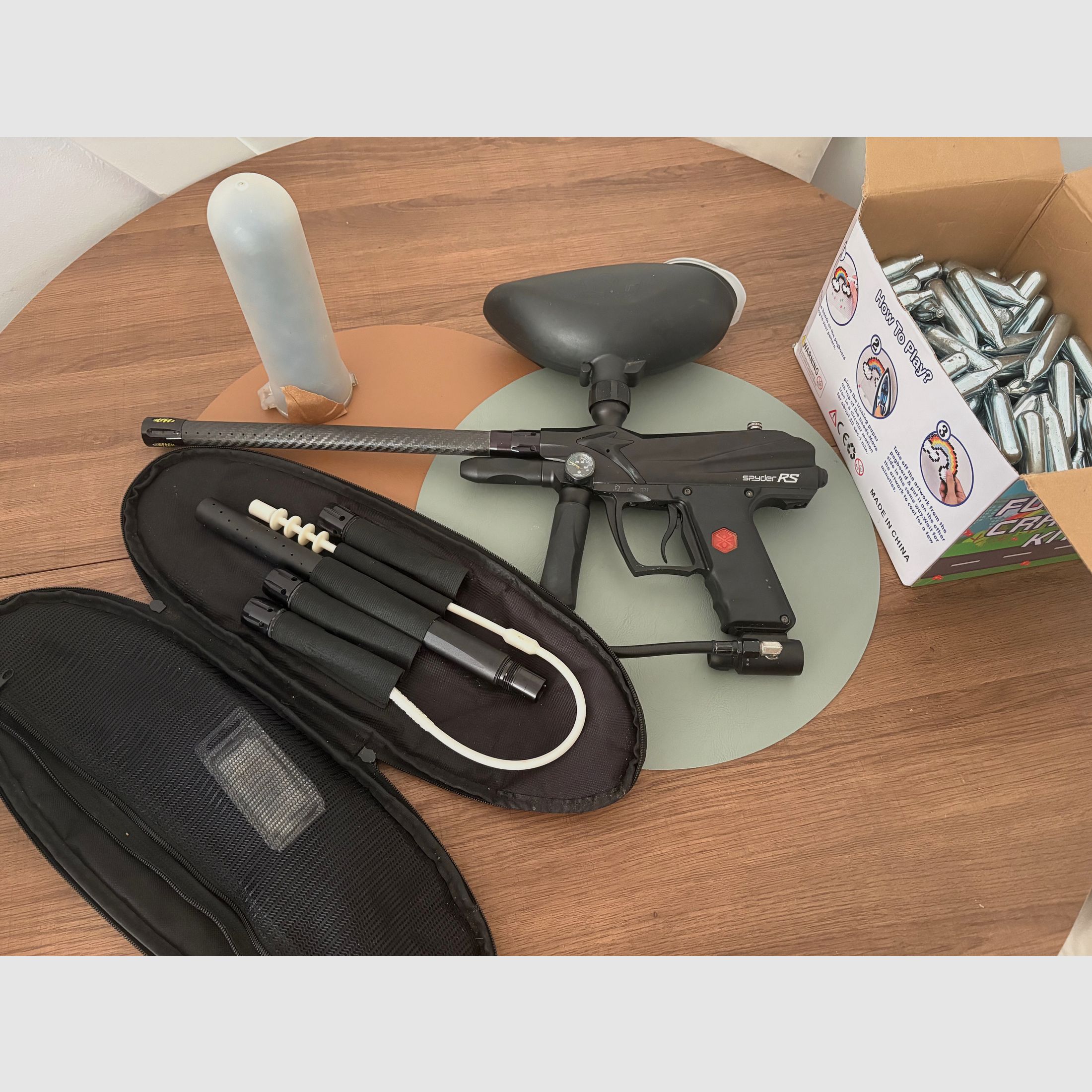 Paintball-set met 100 CO₂-capsules en paintballs