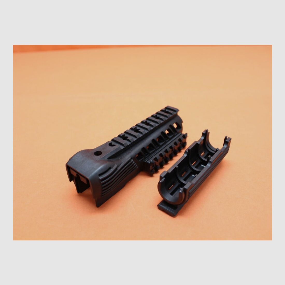 CAA Tactical Kalashnikov AKM: 4-railsysteem/-handgreep CAA (RS47SET) polymeer zwart. Geschikt voor systemen type Kalashnikov AKM/ AK47/ AK74