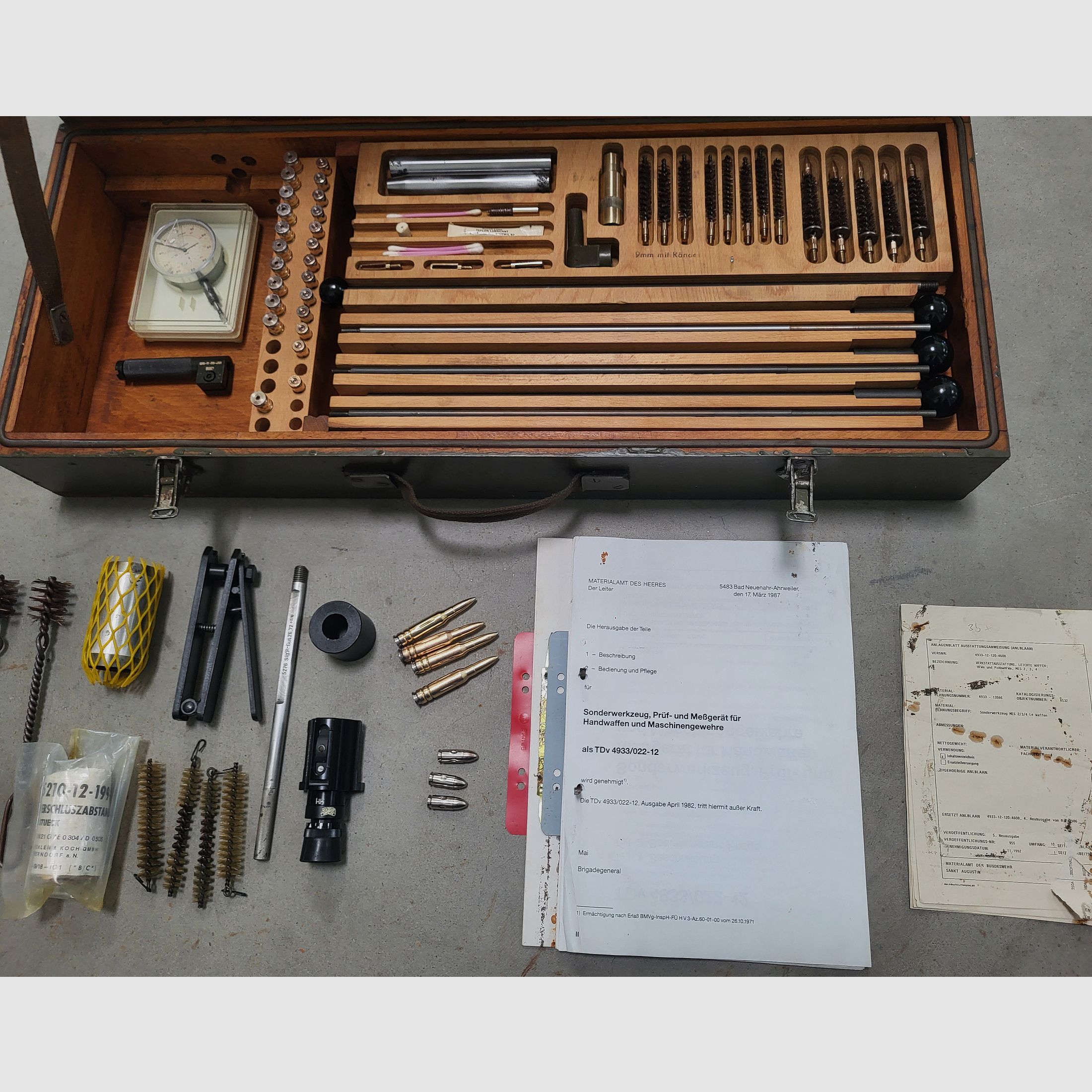 BW workshop equipment, light weapons / MG3 / G3 / P1 / SIGPi / UZI / 40mm grenade pistol