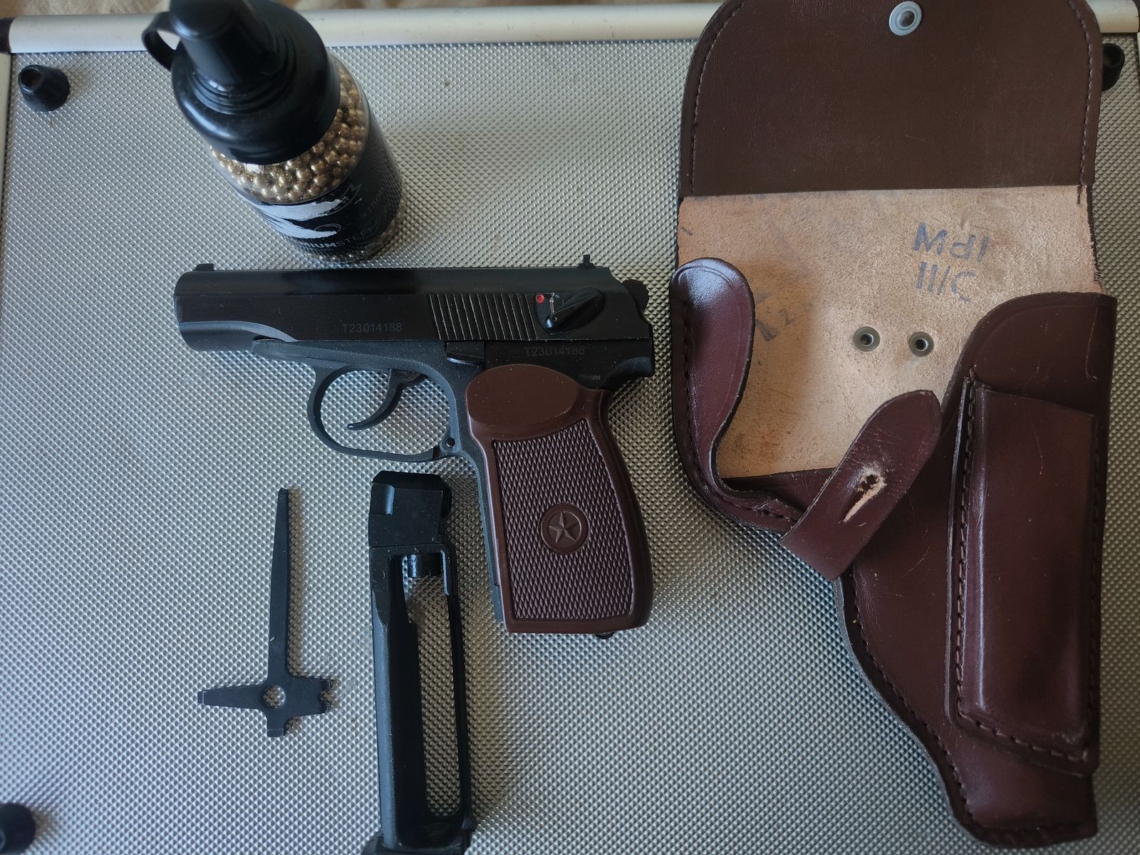 ⚠️ Achtung Makarov Fans, Echte Rarität!! Baikal - Makarov - MP-654K - Made in Russia & MDI-Braunes Leder Holster + 1 Packung 5er Max Tactical Co2-Kartuschen 