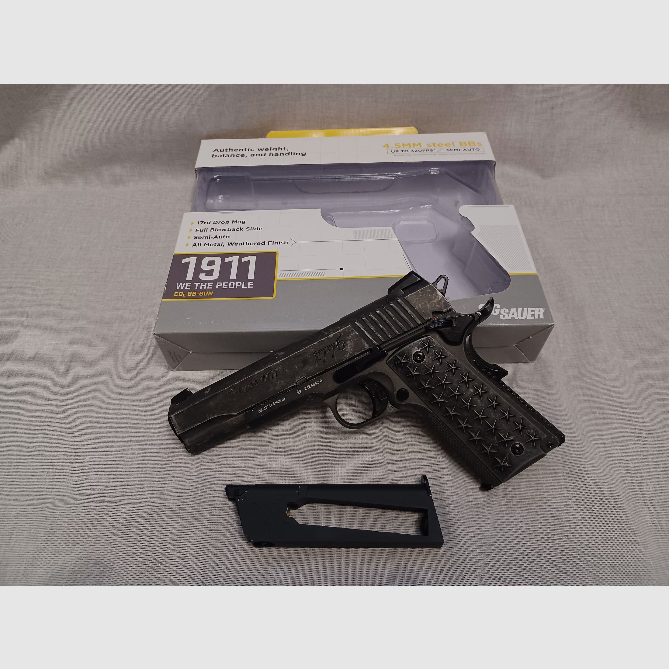 SIG SAUER 1911 We the People / 4.5 mm BB / BlowBack / CO2 / Pistol / Original Packaging (9)