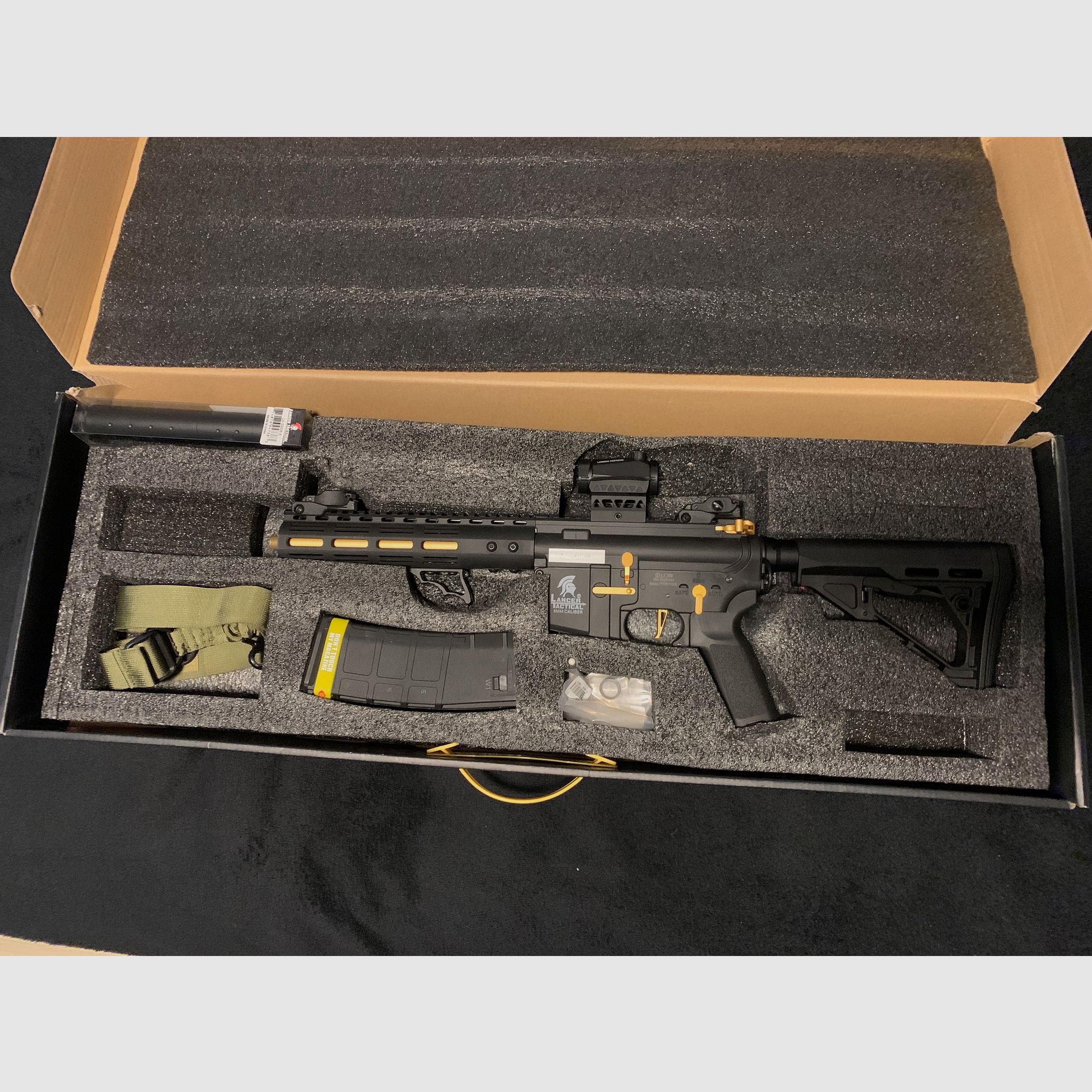Airsoft Komplettausrüstung: Lancer Tactical Archon M4, WSP Galaxy & Zubehör