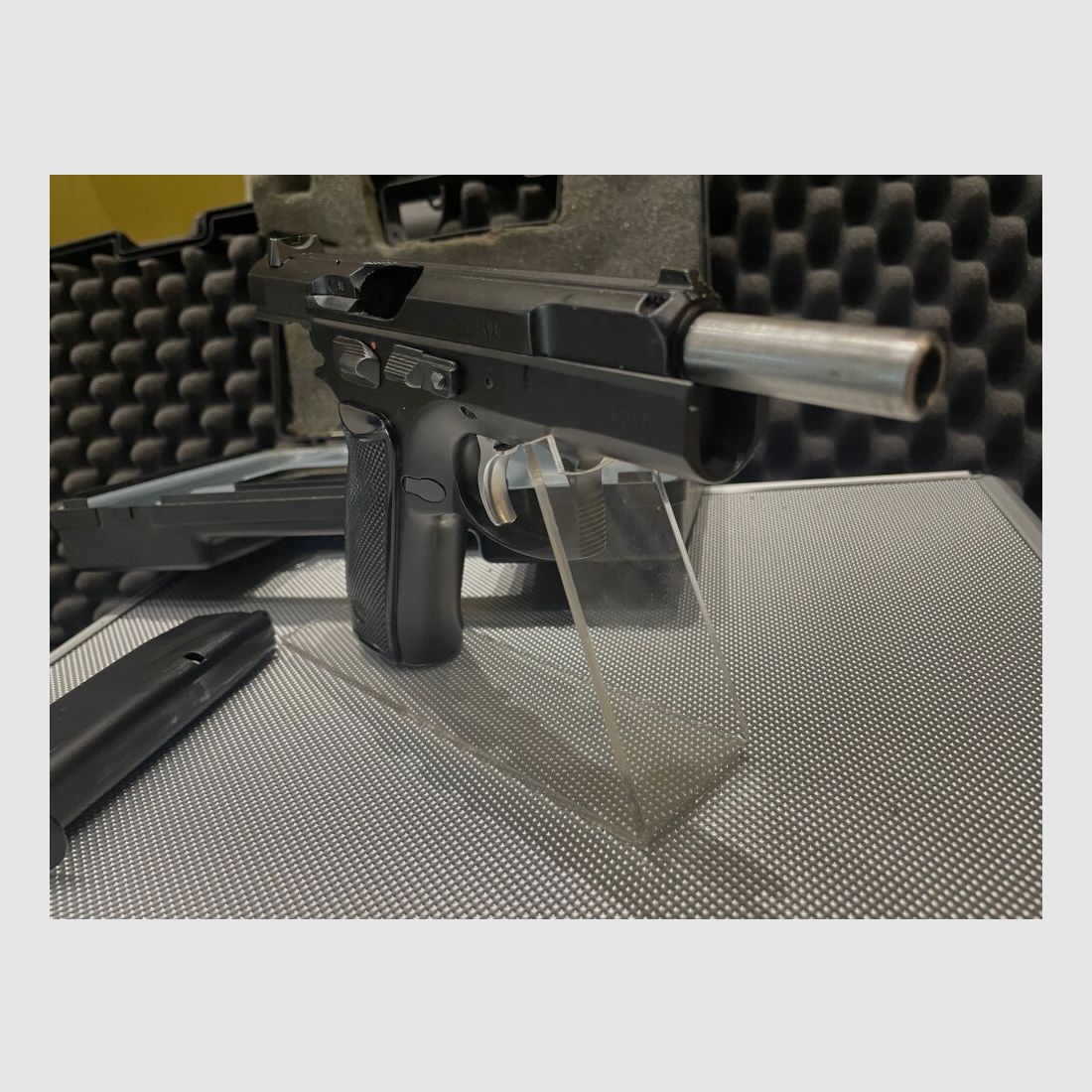 CZ 85