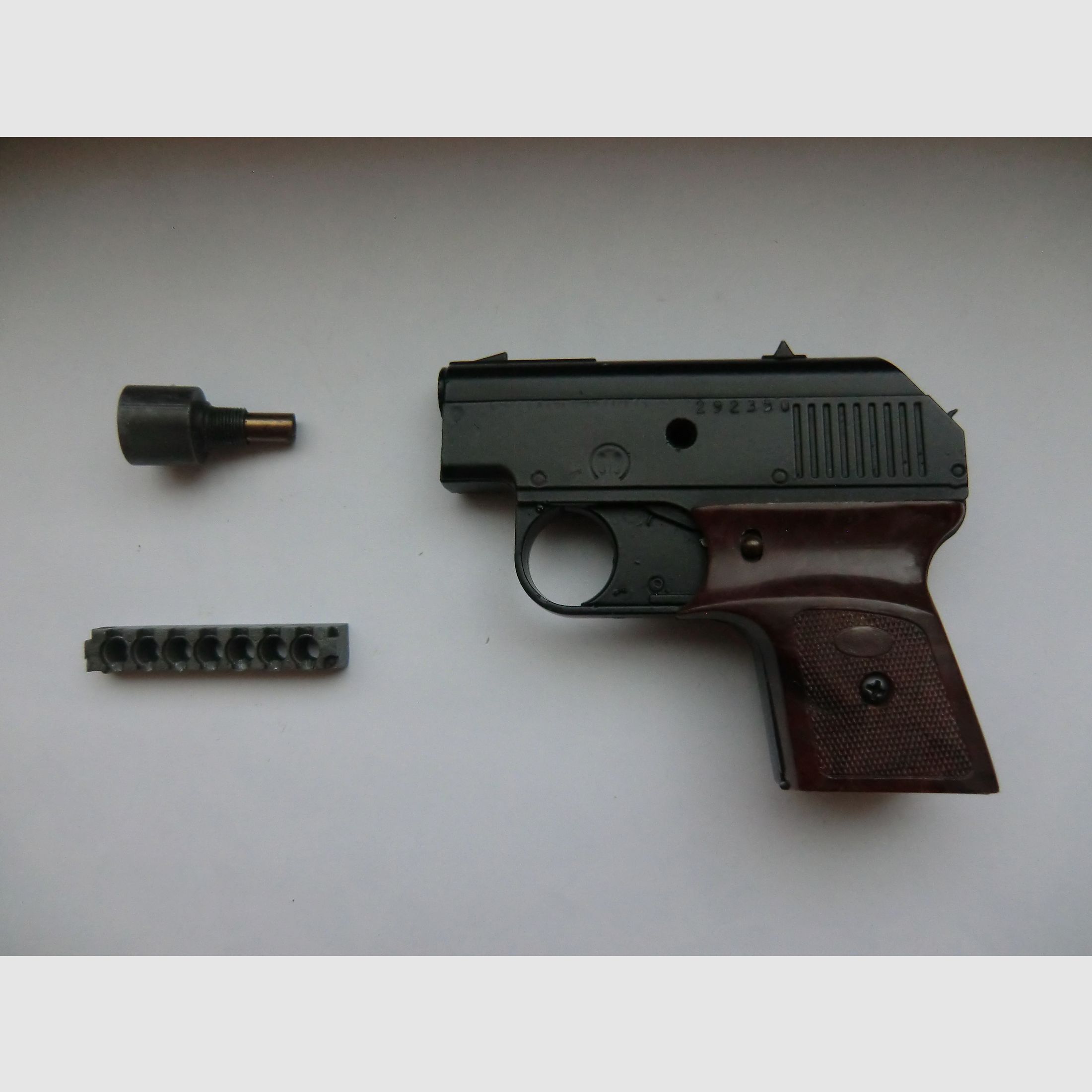 Umarex Mod. 302 ähnlich Röhm RG 3 ( Made in Italy ) 6mm PTB: 313  7 - Schuss Stangenmagazin, + 15mm Pyrobecher