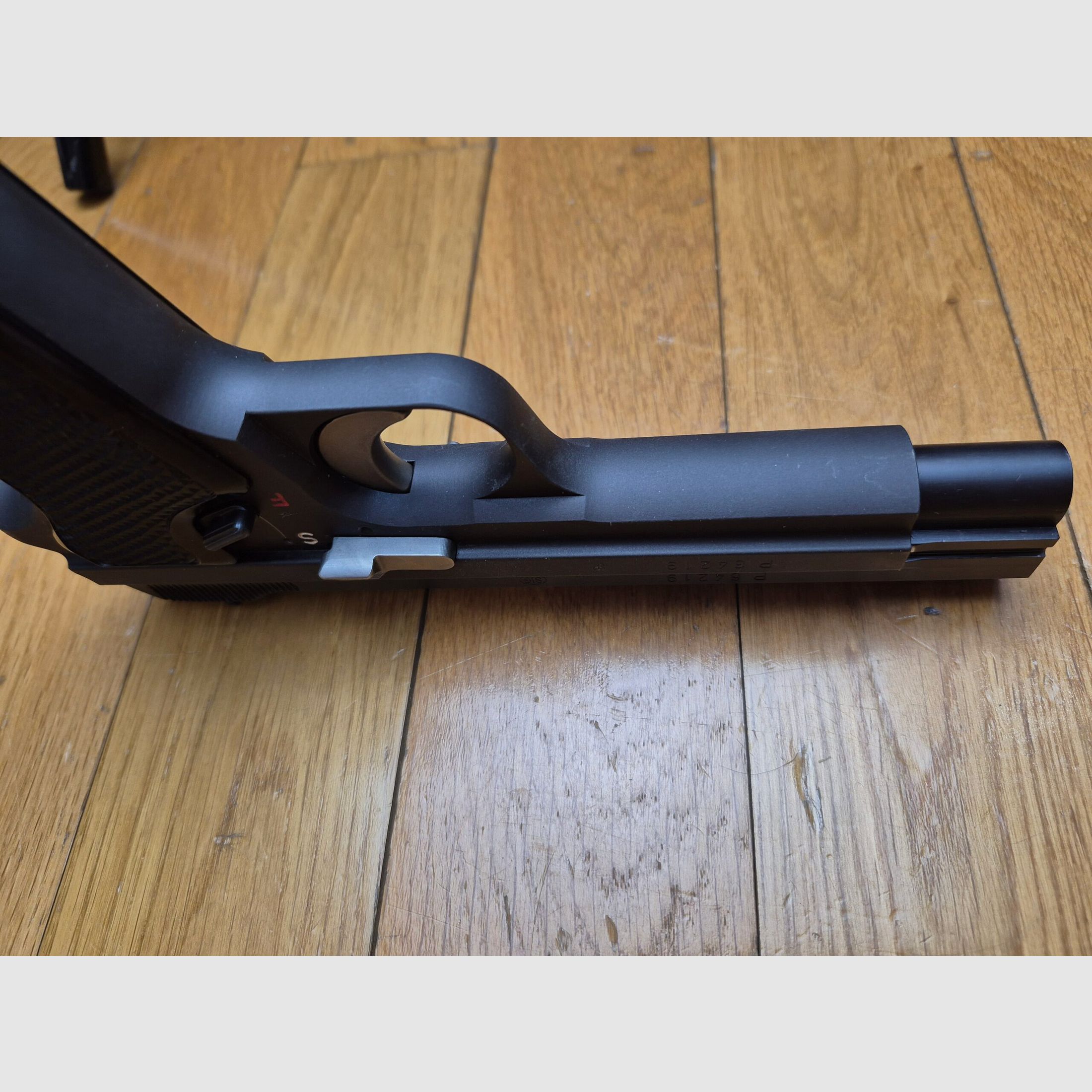 Spendide pistolet SIG P210-2 – Mythe du 9 para – Arme civile conforme au type Armée post 1952 du 4° contrat militaire – Fabrication SIG suisse de 1969 – Bronzage superbe à 99,5% – Fonctionnement et canon de rêve – État TBE+++ !, image 9 sur 19