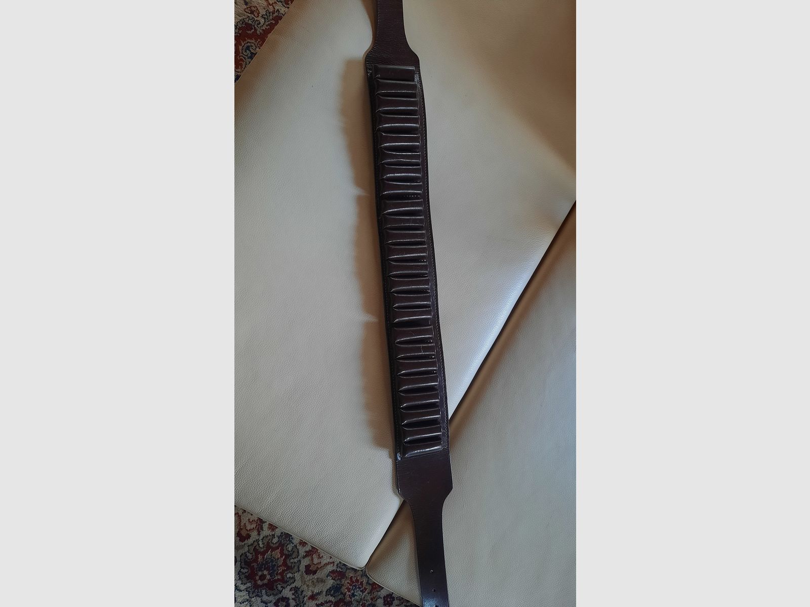 Lederset mit 2 Fernrohrköchern, einer Jagdtasche und einem Patronengurt
