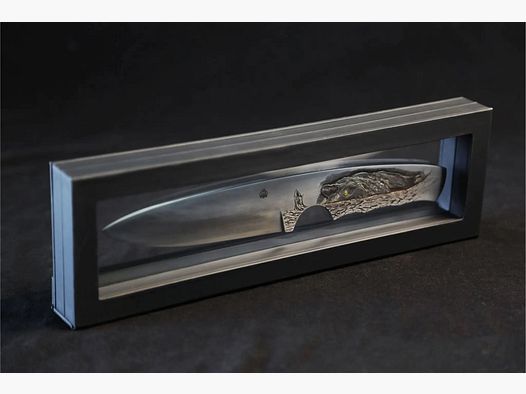 Cuchillo del Año 2024, Grabado a Mano y Con Incrustación de Oro