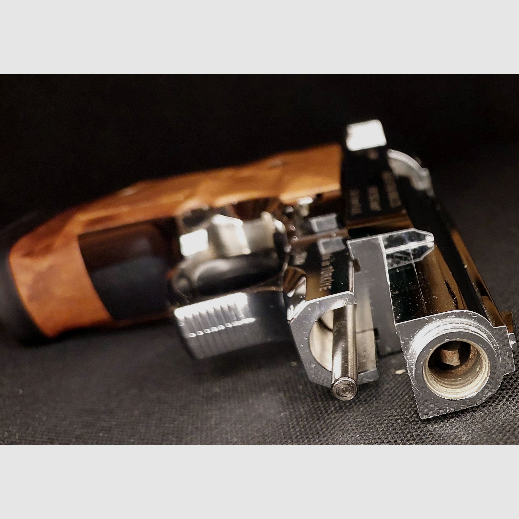 Zoraki 914 blank firing pistol 9mm P.A.K. chrome wood look (PTB 972 !!!) with 2 magazines and 2 pairs of grips - as good as new!