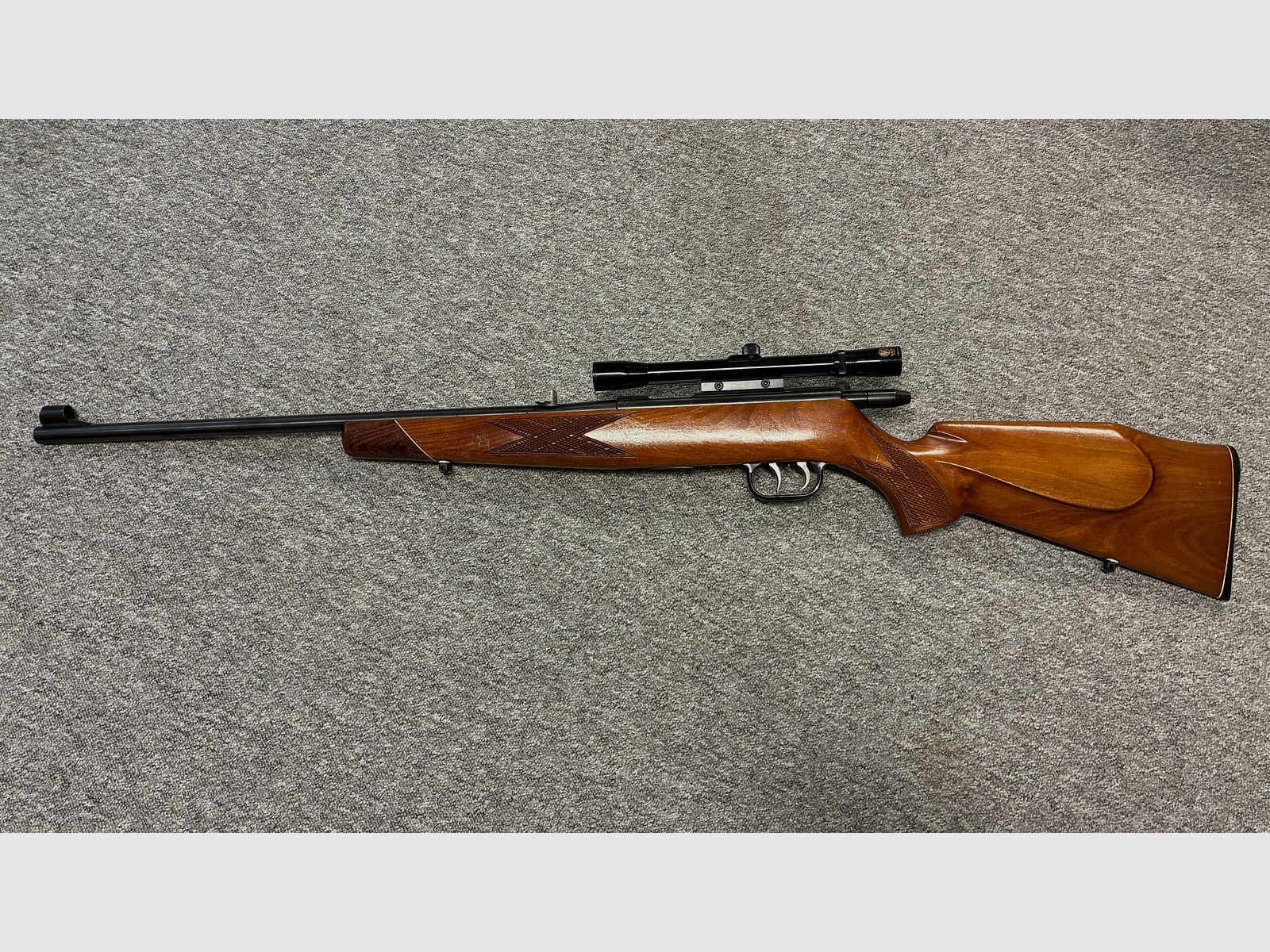 Carabine petit calibre VOERE Vöhrenbach .22 Magnum WMR, image 1 sur 4