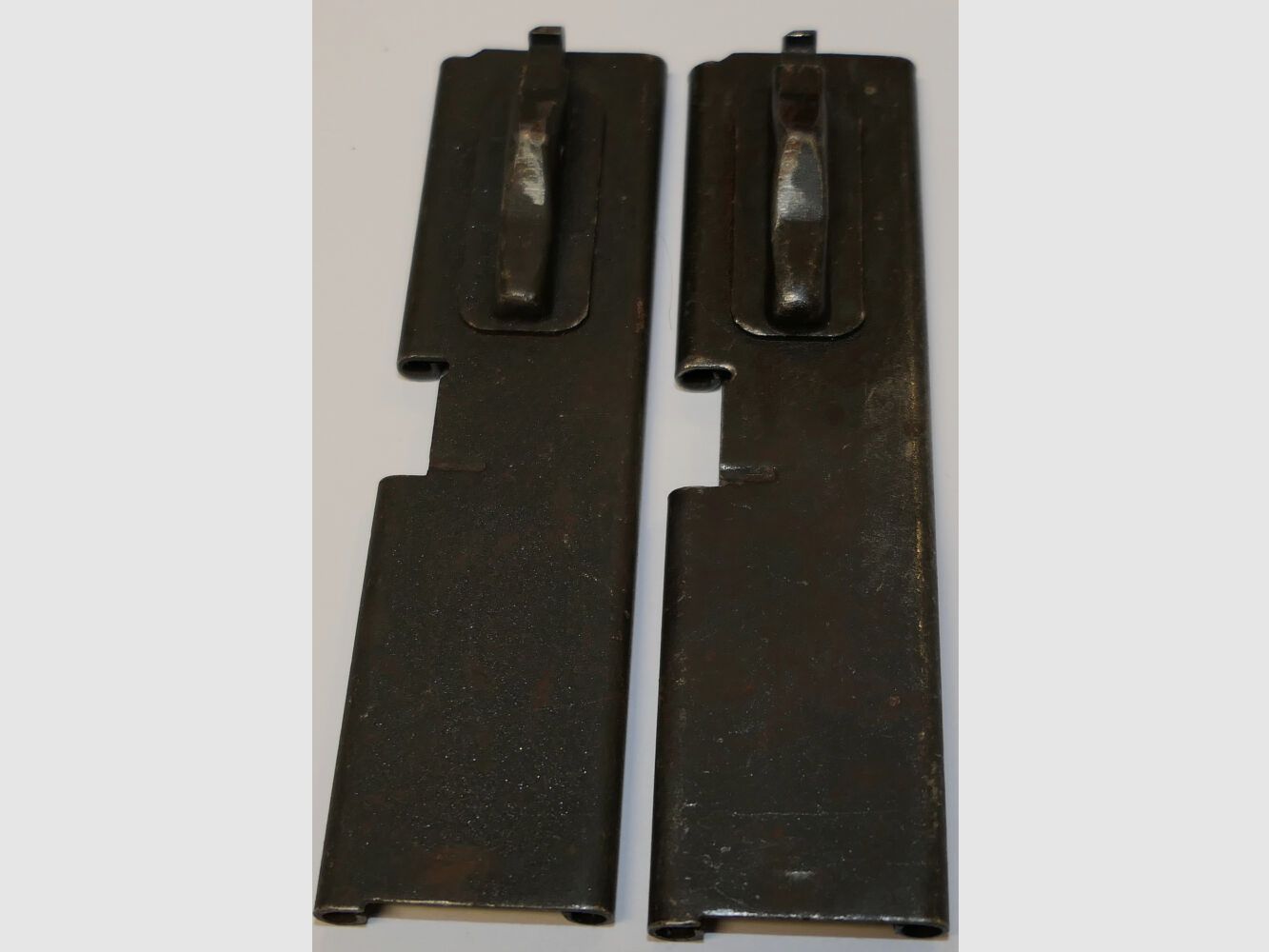 Rheinmetall dust protection flap MG1/MG3/MG42 used, image 2 of 2