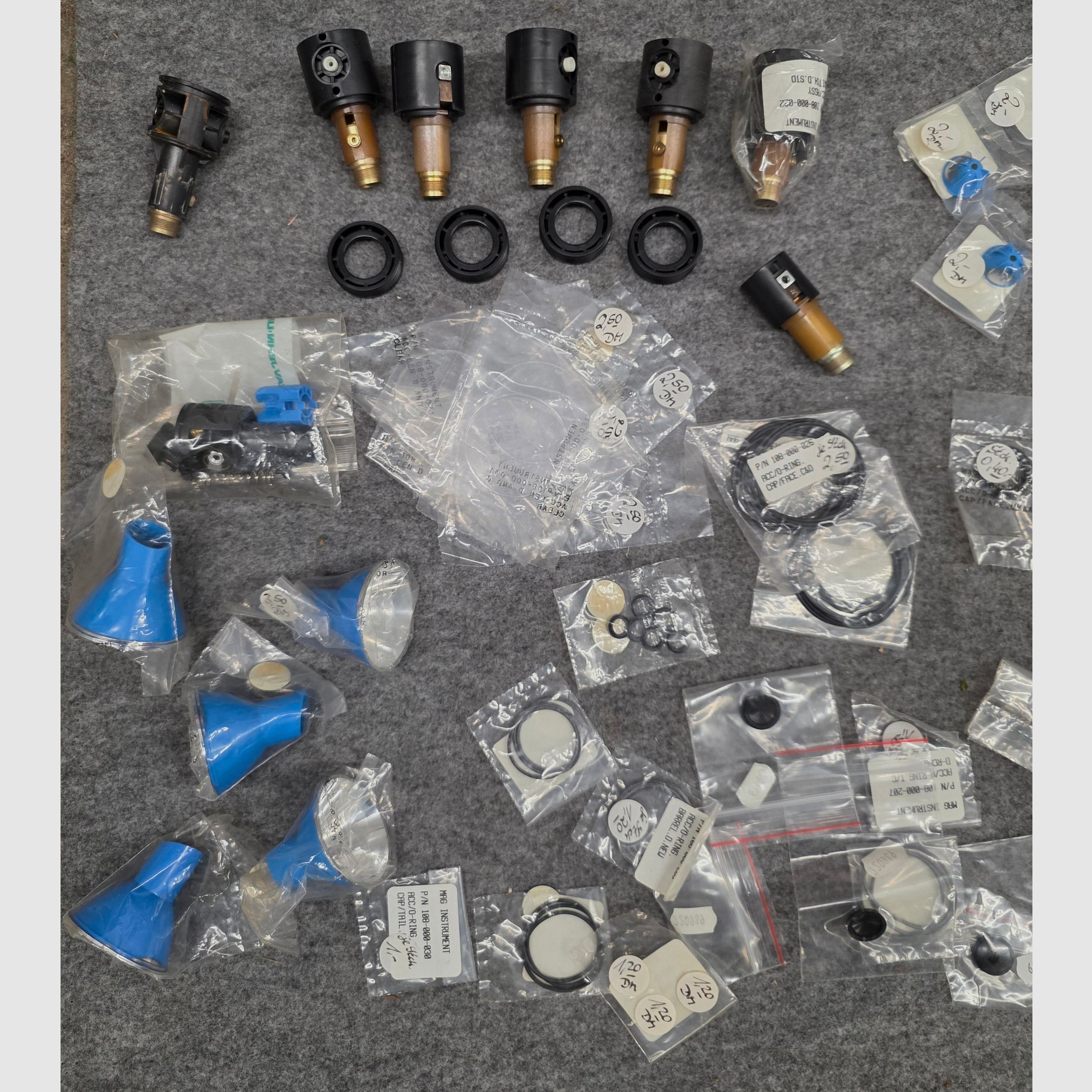 Sehr großes Konvolut Maglite Lampen Ersatzteile alles neu Mini C Zell D Zell