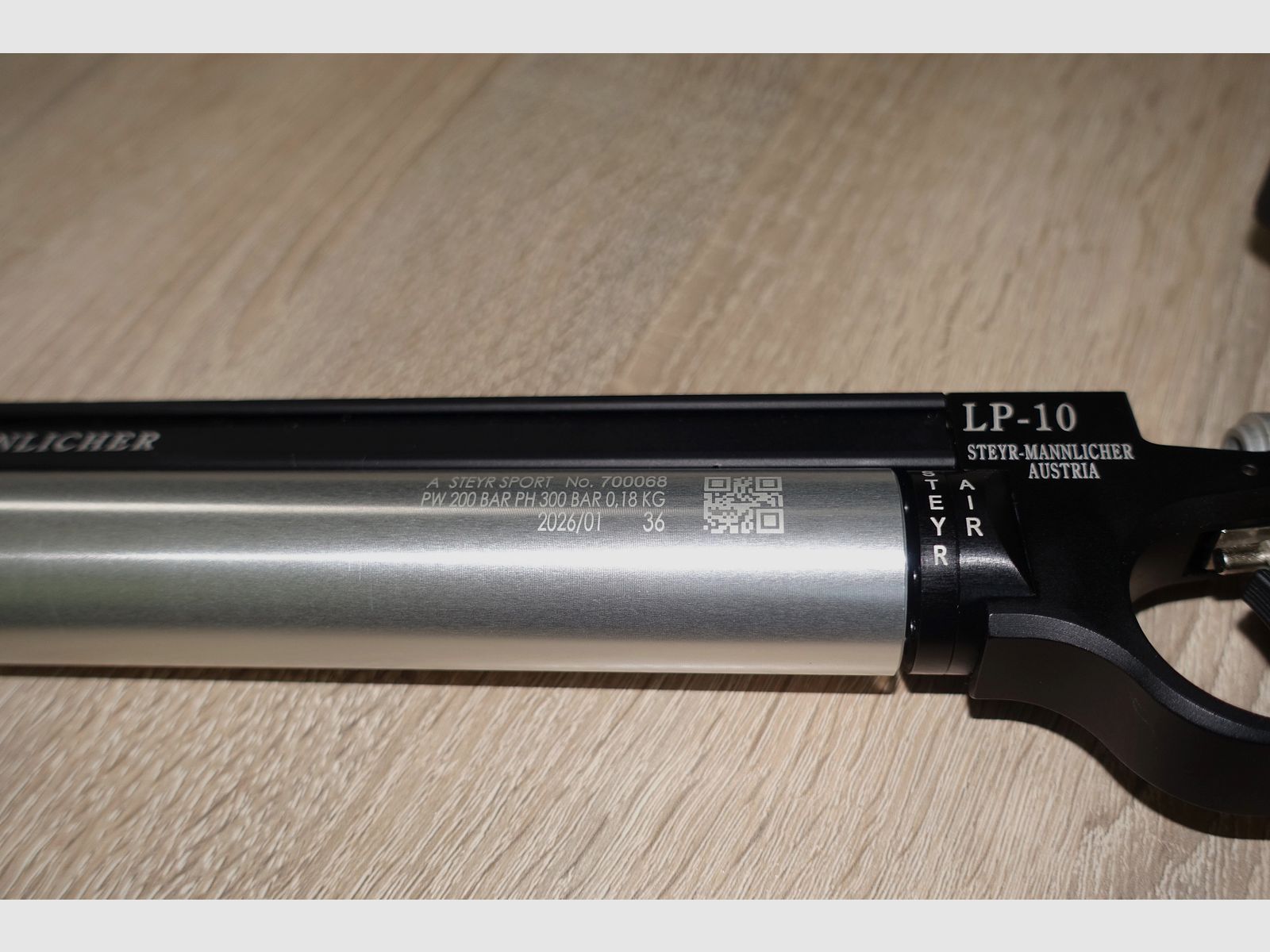 Steyr Pressluft Matchpistole / neue Kartusche / neuer Koffer / 2 Griffe, usw.