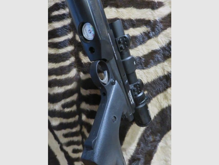 PCP-Pistole CROSMAN Benjamin Marauder BP2220 Kal. 5,5 mm – Vortex Crossfire II 1-4x24i Zielfernrohr, Bild 4 von 8