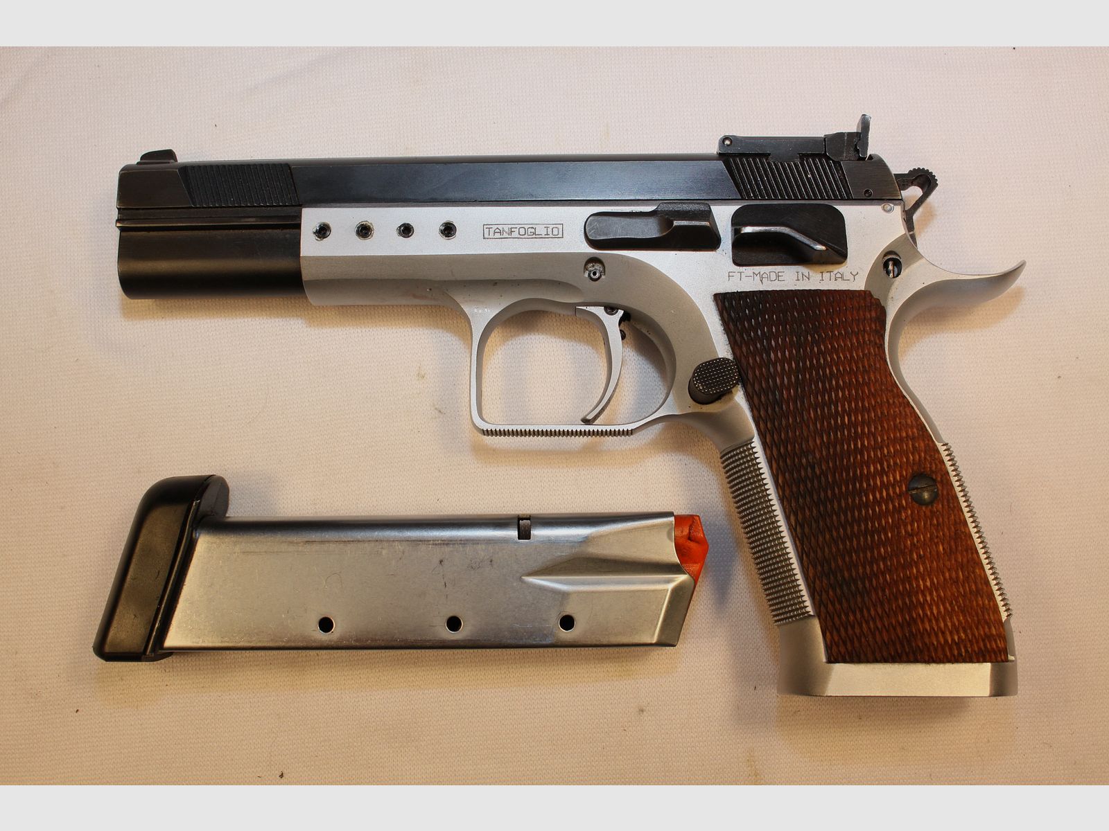 Pistolet 9mmLuger Tanfolio.