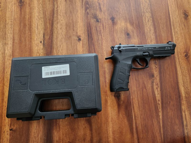 Ekol P92 Magnum SCHWARZ Schreckschusspistole Kaliber 9mm P.A.K