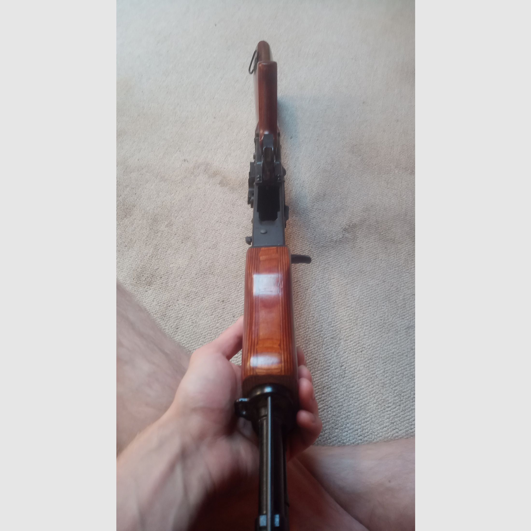 Madera de AK ruso con adaptador para rifle de CO2 Yunker en aspecto de culata fija AK74