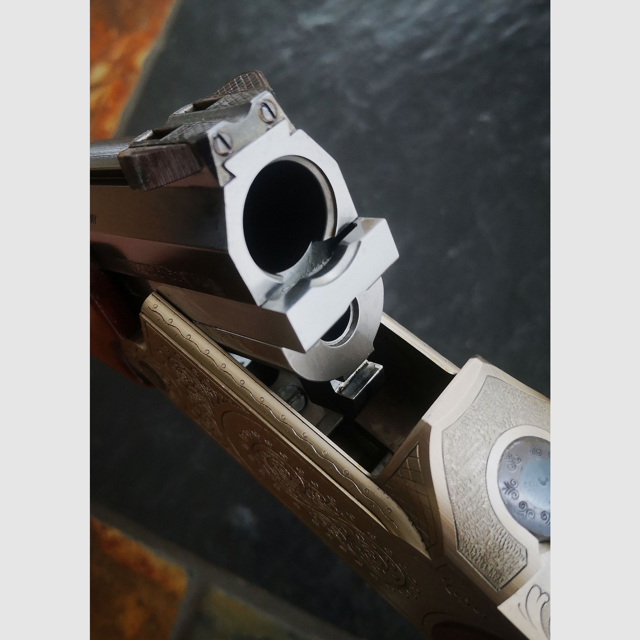 Blaser BBF 5,6x50 R Magnum 16/70 mit Handspannung, Bockbüchsflinte.