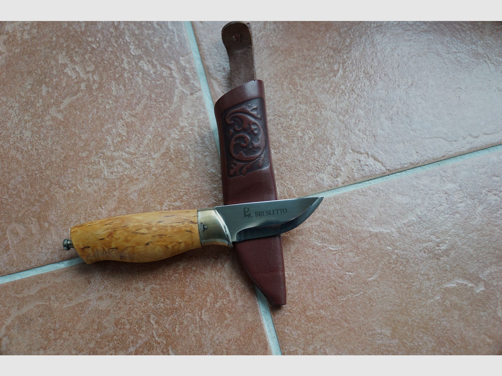 Various Brusletto knives from collection dissolution